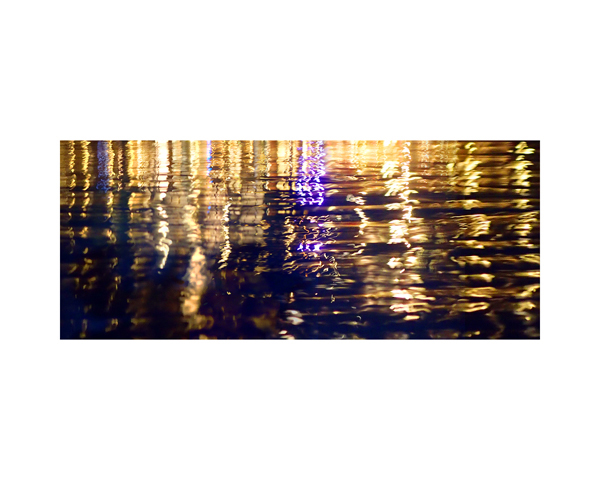 Waters Tahiti with lights 3